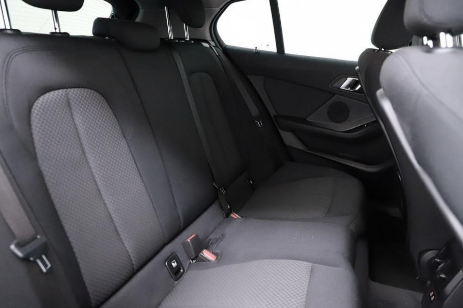 BMW 1-serie 118i Sport Black Edition Navi Cruise CarPlay NAP