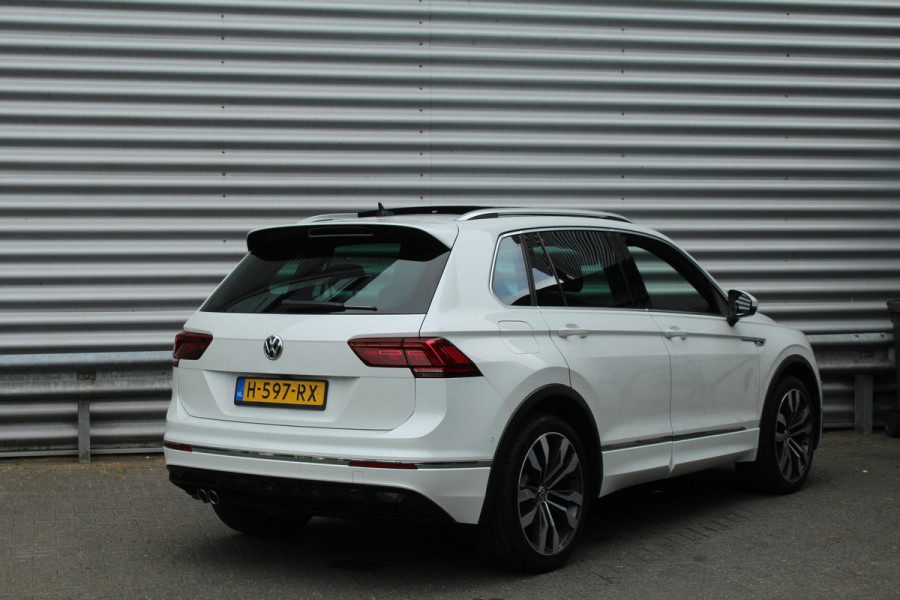 Volkswagen Tiguan 1.5 TSI 150pk ACT R-Line DSG7 NL-Auto NAP Panoramadak Clima Cruise Navi 360 Camera Dynaudio Keyless  HUD Dig. Cockpit El. Klep