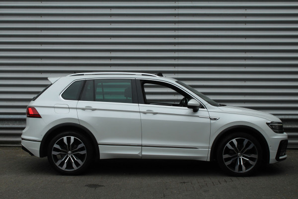 Volkswagen Tiguan 1.5 TSI 150pk ACT R-Line DSG7 NL-Auto NAP Panoramadak Clima Cruise Navi 360 Camera Dynaudio Keyless  HUD Dig. Cockpit El. Klep