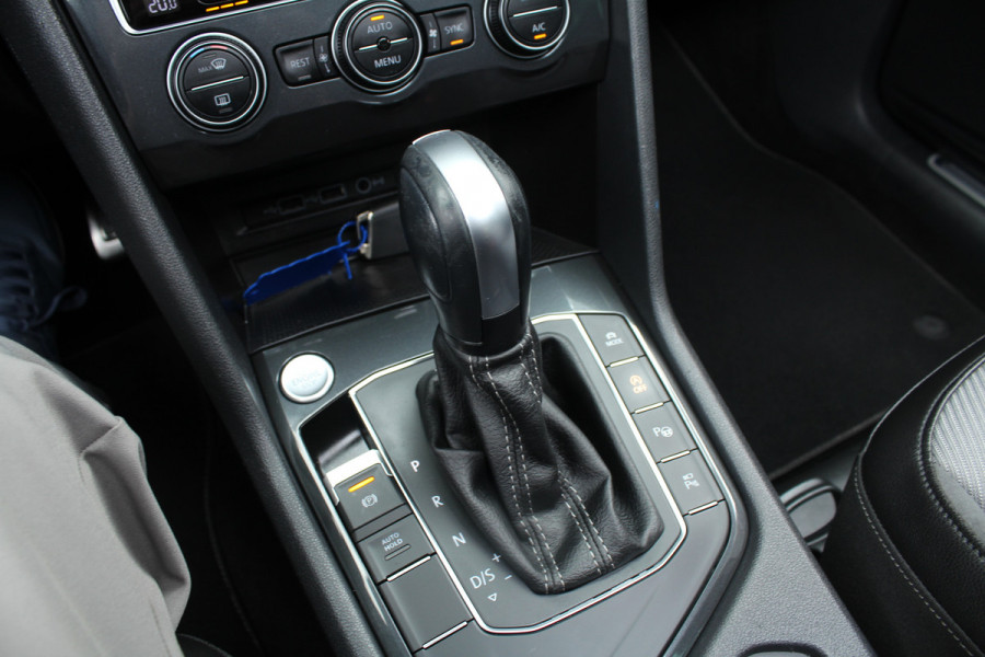 Volkswagen Tiguan 1.5 TSI 150pk ACT R-Line DSG7 NL-Auto NAP Panoramadak Clima Cruise Navi 360 Camera Dynaudio Keyless  HUD Dig. Cockpit El. Klep