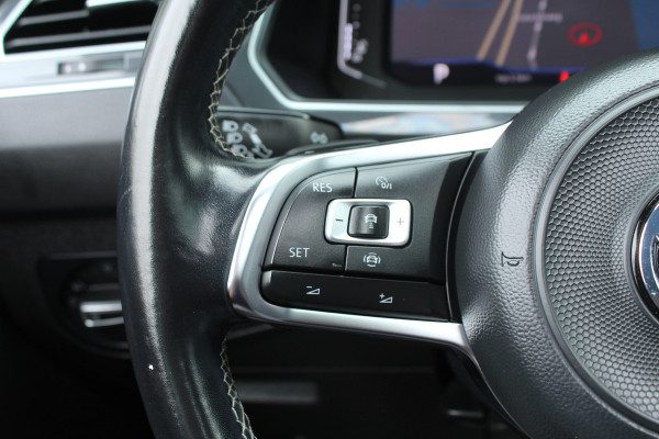 Volkswagen Tiguan 1.5 TSI 150pk ACT R-Line DSG7 NL-Auto NAP Panoramadak Clima Cruise Navi 360 Camera Dynaudio Keyless  HUD Dig. Cockpit El. Klep