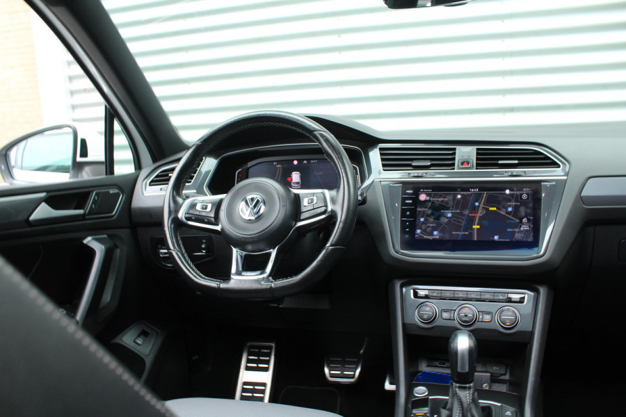 Volkswagen Tiguan 1.5 TSI 150pk ACT R-Line DSG7 NL-Auto NAP Panoramadak Clima Cruise Navi 360 Camera Dynaudio Keyless  HUD Dig. Cockpit El. Klep