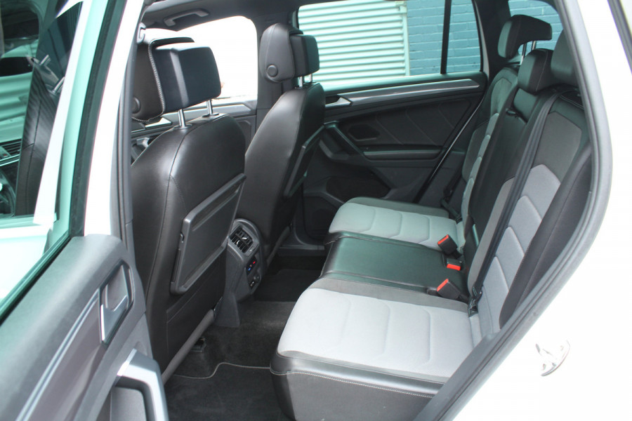 Volkswagen Tiguan 1.5 TSI 150pk ACT R-Line DSG7 NL-Auto NAP Panoramadak Clima Cruise Navi 360 Camera Dynaudio Keyless  HUD Dig. Cockpit El. Klep