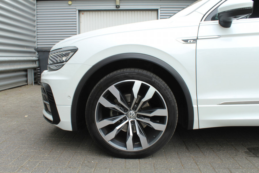 Volkswagen Tiguan 1.5 TSI 150pk ACT R-Line DSG7 NL-Auto NAP Panoramadak Clima Cruise Navi 360 Camera Dynaudio Keyless  HUD Dig. Cockpit El. Klep