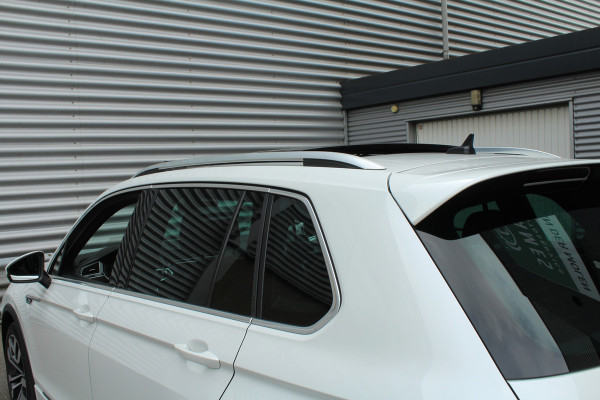 Volkswagen Tiguan 1.5 TSI 150pk ACT R-Line DSG7 NL-Auto NAP Panoramadak Clima Cruise Navi 360 Camera Dynaudio Keyless  HUD Dig. Cockpit El. Klep