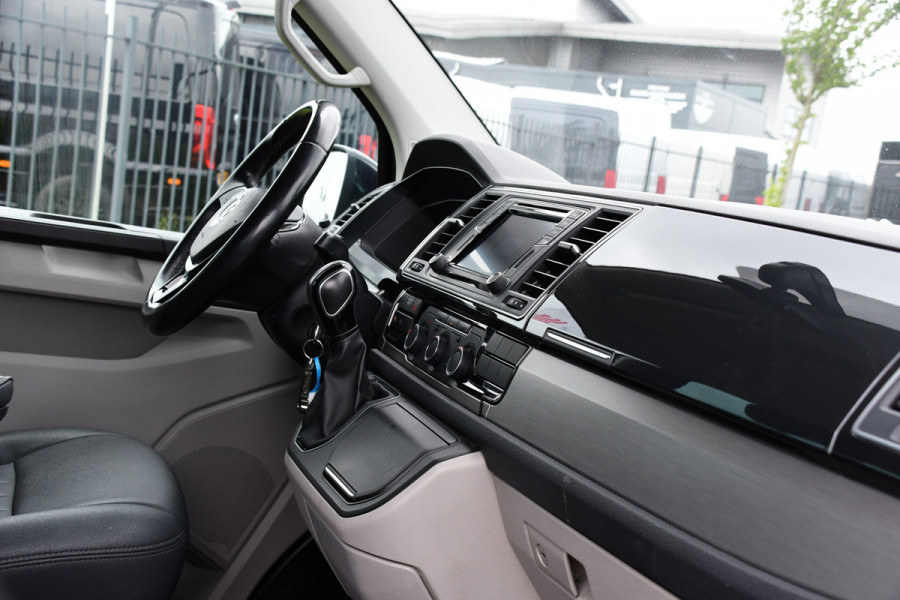 Volkswagen Transporter 2.0 TDI L2H1 DC Highline Adaptieve Cruise, LED, Carplay, NAVI, 204pk, Automaat, Uniek!
