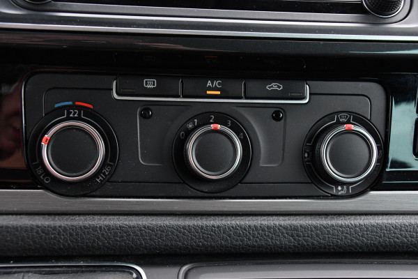 Volkswagen Transporter 2.0 TDI L2H1 DC Highline Adaptieve Cruise, LED, Carplay, NAVI, 204pk, Automaat, Uniek!