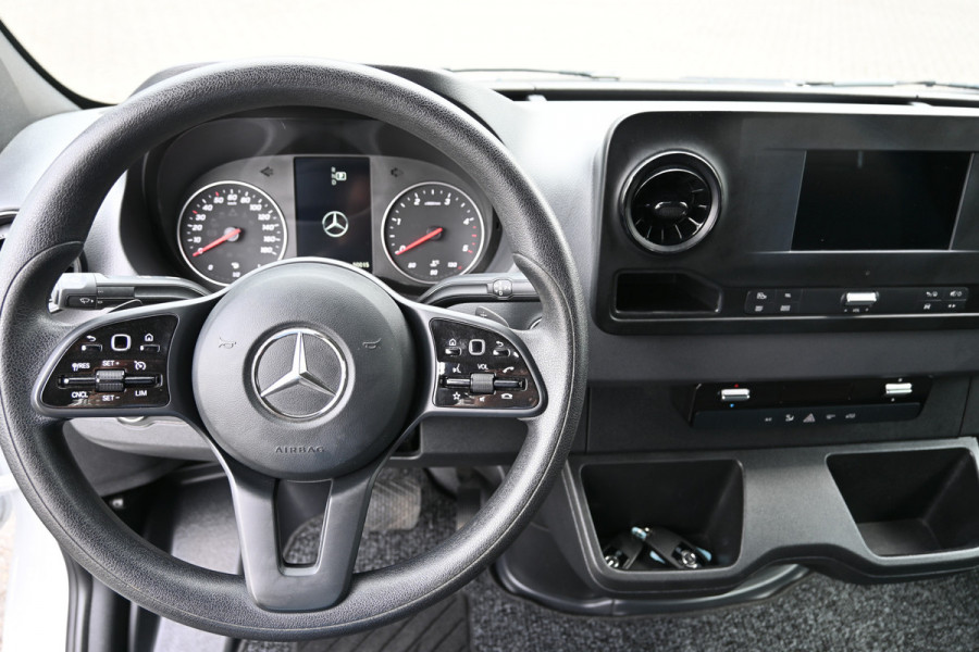 Mercedes-Benz Sprinter 317 CDI L2H2 RWD 3500 kg Trekhaak, MBUX navigatie met camera, Parkeersensoren