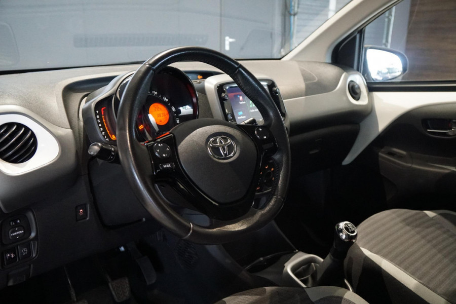 Toyota Aygo 1.0 VVT-i x-play limited + CAMERA / APPLE CARPLAY