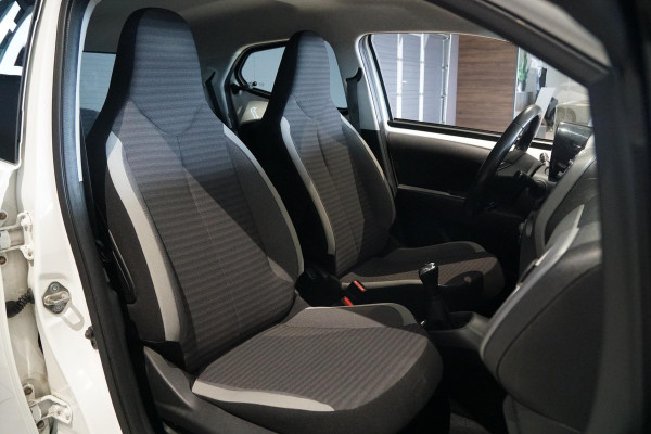 Toyota Aygo 1.0 VVT-i x-play limited + CAMERA / APPLE CARPLAY