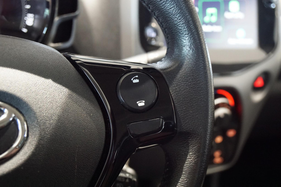 Toyota Aygo 1.0 VVT-i x-play limited + CAMERA / APPLE CARPLAY