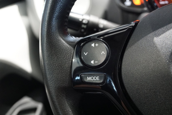 Toyota Aygo 1.0 VVT-i x-play limited + CAMERA / APPLE CARPLAY