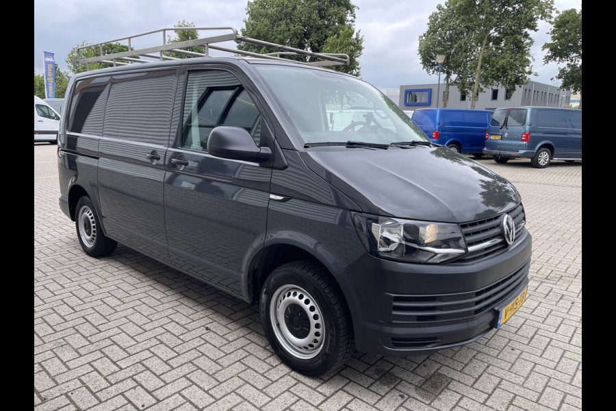 Volkswagen Transporter 2.0 TDI L1H1 Comfortline / vaste prijs rijklaar € 13.950 ex btw / lease vanaf € 235 / airco / cruise / trekhaak 2200 kg / imperial / euro 6 / achterklep