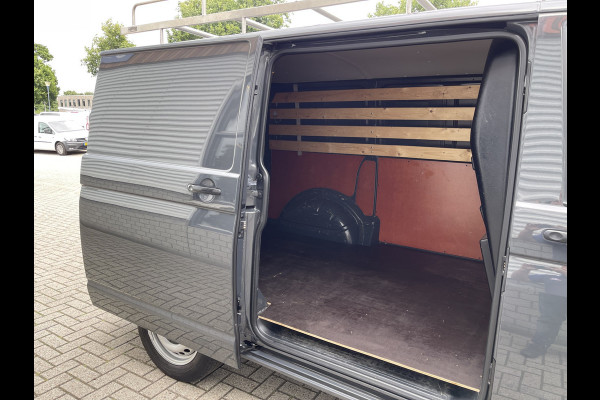 Volkswagen Transporter 2.0 TDI L1H1 Comfortline / vaste prijs rijklaar € 13.950 ex btw / lease vanaf € 235 / airco / cruise / trekhaak 2200 kg / imperial / euro 6 / achterklep