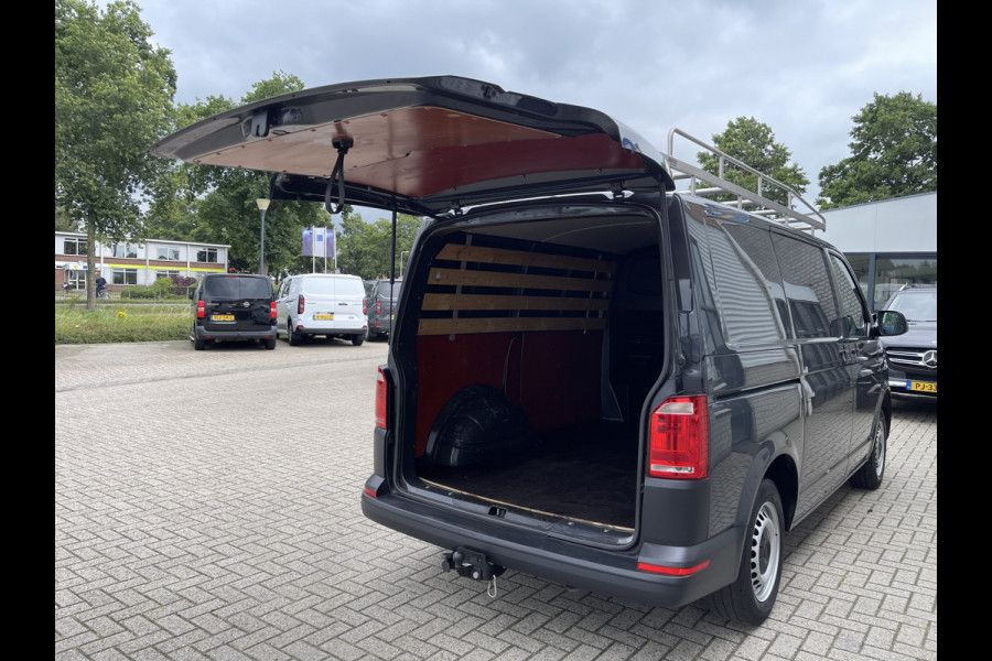 Volkswagen Transporter 2.0 TDI L1H1 Comfortline / vaste prijs rijklaar € 13.950 ex btw / lease vanaf € 235 / airco / cruise / trekhaak 2200 kg / imperial / euro 6 / achterklep