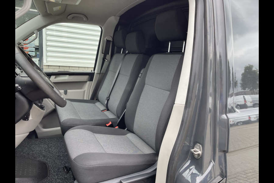Volkswagen Transporter 2.0 TDI L1H1 Comfortline / vaste prijs rijklaar € 13.950 ex btw / lease vanaf € 235 / airco / cruise / trekhaak 2200 kg / imperial / euro 6 / achterklep