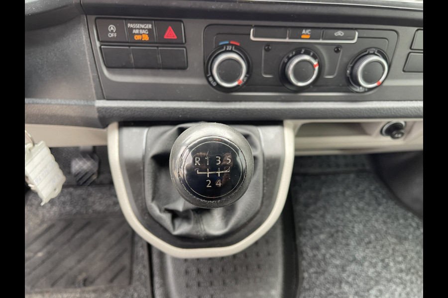 Volkswagen Transporter 2.0 TDI L1H1 Comfortline / vaste prijs rijklaar € 13.950 ex btw / lease vanaf € 235 / airco / cruise / trekhaak 2200 kg / imperial / euro 6 / achterklep