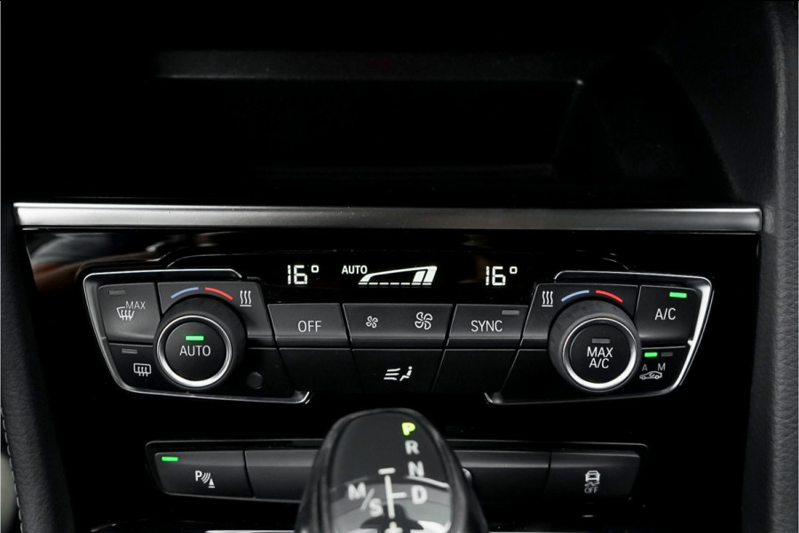 BMW 2 Serie Active Tourer 218i Sport Line Navi Camera Trekhaak