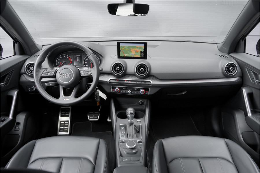 Audi Q2 35 TFSI S-Line Leder Navi Camera LED