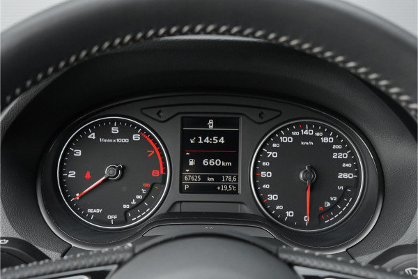 Audi Q2 35 TFSI S-Line Leder Navi Camera LED