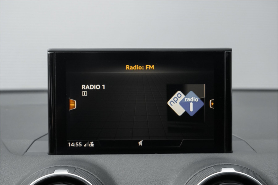 Audi Q2 35 TFSI S-Line Leder Navi Camera LED