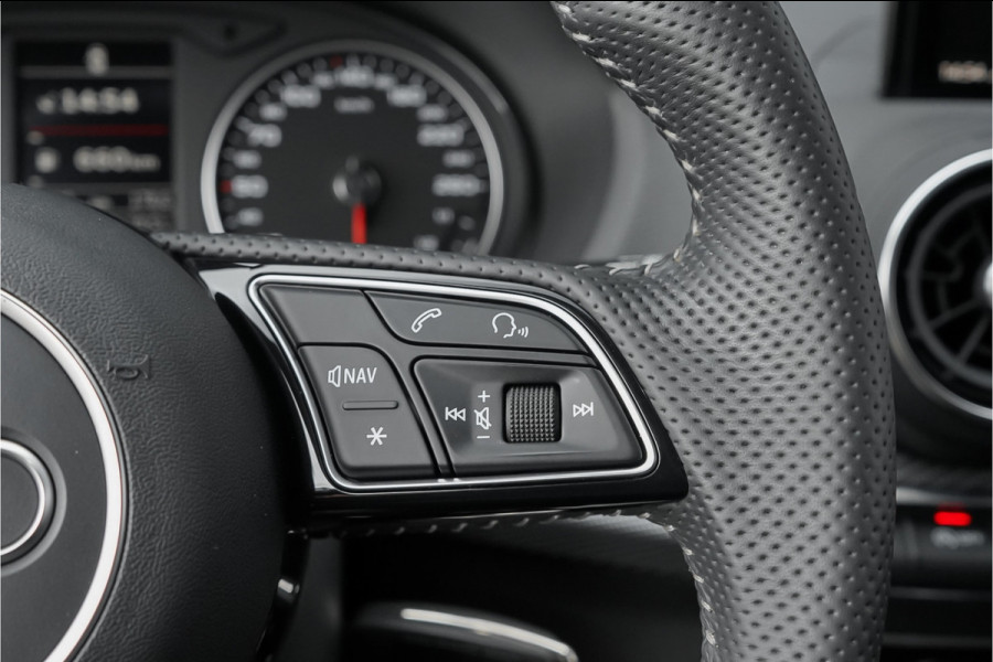 Audi Q2 35 TFSI S-Line Leder Navi Camera LED