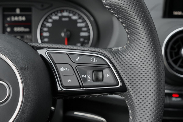Audi Q2 35 TFSI S-Line Leder Navi Camera LED