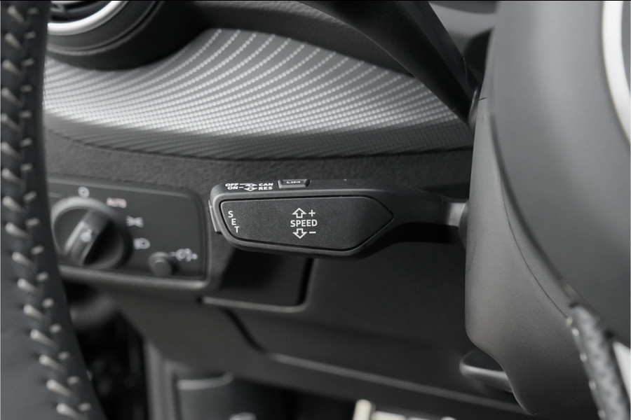 Audi Q2 35 TFSI S-Line Leder Navi Camera LED