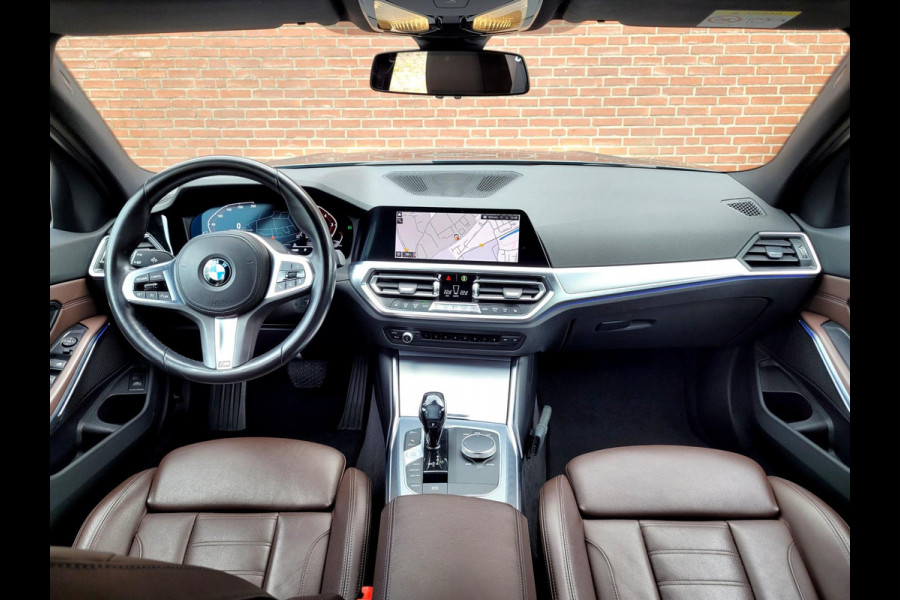 BMW 3 Serie Touring 320i Sport-Line, Camera, M-stuur, El. tr.haak (BTW, NAP, NL-auto)