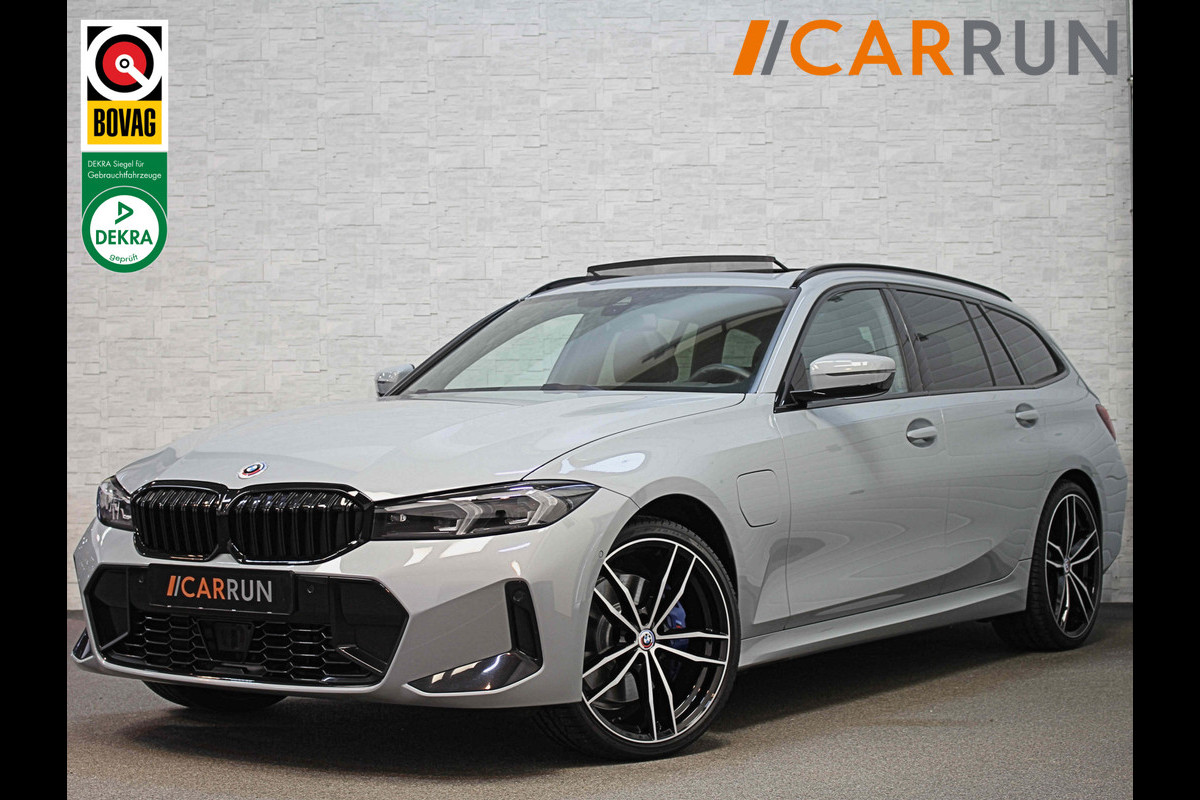BMW 3 Serie Touring 330e 292pk M-Sport-Pro | Carbon | ACC | Stuurverw. | M50 jahre | M340 Bumper en uitlaat | E.TH 1500kg | Pano | Camera | Dab+ | Adaptieve Cruise Control | Ambiance | Lane & Side Assist | Apple & Android Carplay | Fabrieksgarantie. BMW 3 Serie Touring 330e 292pk M-Sport-Pro | Carbon | ACC | Stuurverw. | M50 jahre | M340 Bumper en uitlaat | E.TH 1500kg | Pano | Camera | Dab+ | Adaptieve Cruise Control | Ambiance | Lane & Side Assist | Apple & Android Carplay | Fabrieksgarantie.