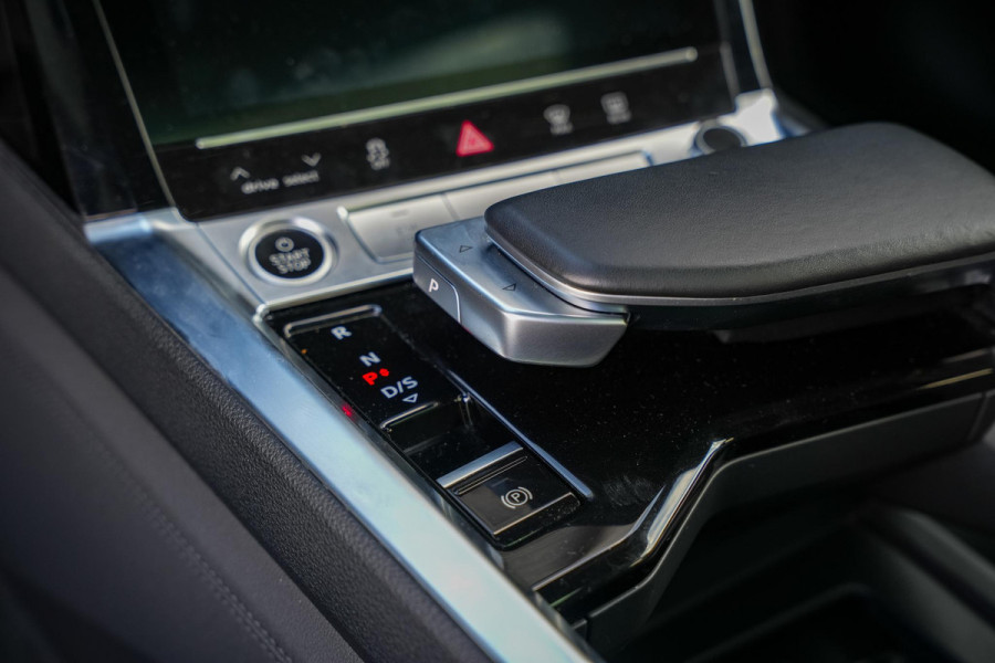 Audi e-tron Sportback 50 quattro Business edition Plus 71 kWh S Line Panoramadak Adapt. Cruise Memory DAB 22''LM