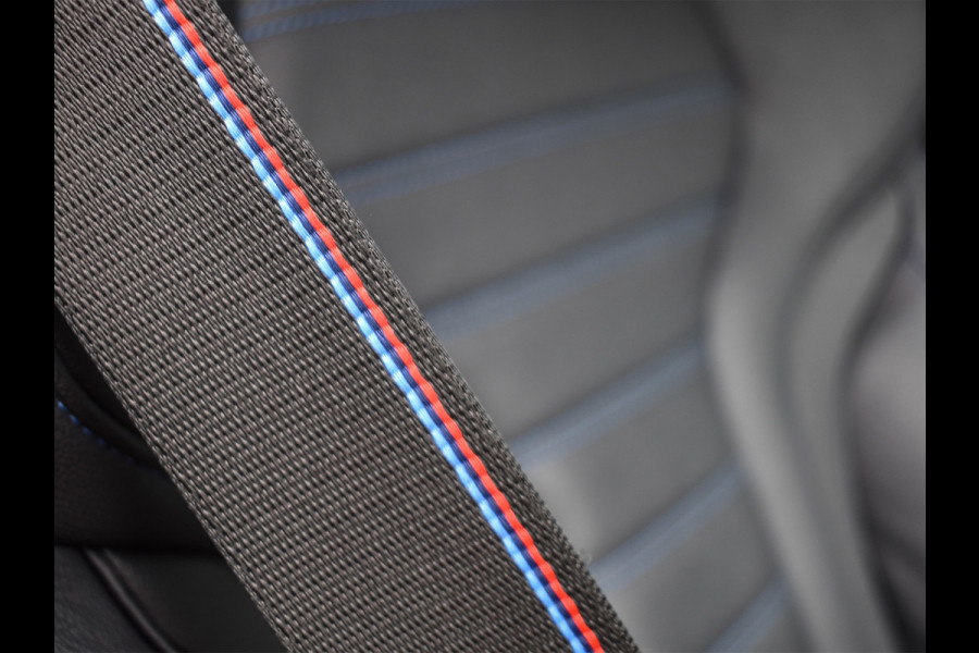 BMW i4 eDrive35 70 kWh | M-SEATS | SHADOW LINE | CAMERA | MEMORY SEATS | HARMAN/KARDON | BLIS | TREKHAAK