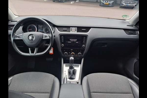 Škoda Octavia Combi 1.0 TSI Greentech Ambition Business | LED | Trekhaak | Navi | PDC | App-connect |