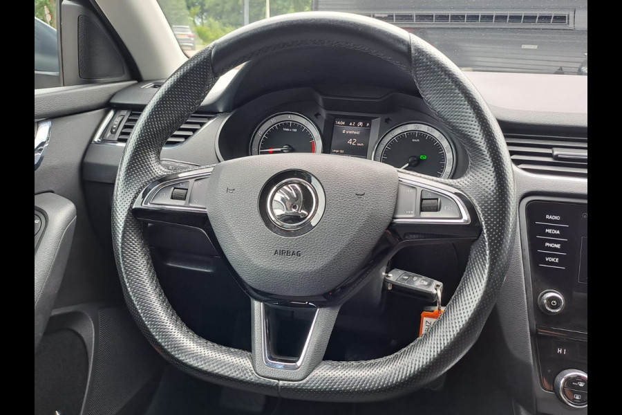 Škoda Octavia Combi 1.0 TSI Greentech Ambition Business | LED | Trekhaak | Navi | PDC | App-connect |