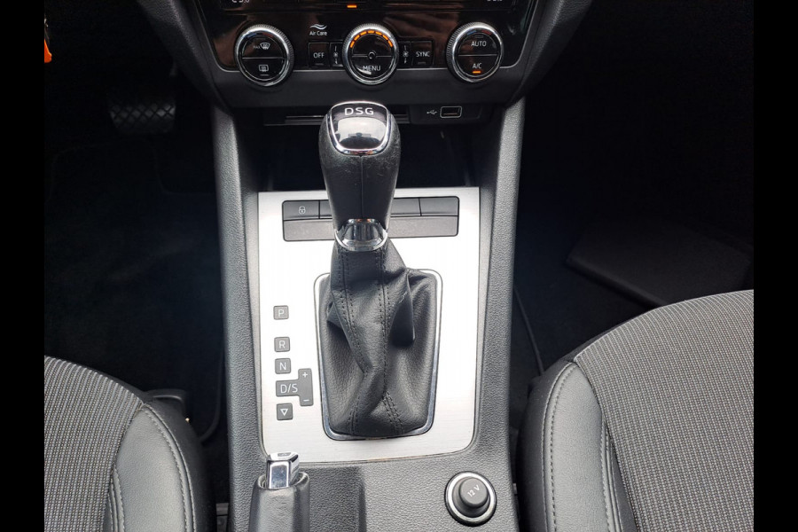 Škoda Octavia Combi 1.0 TSI Greentech Ambition Business | LED | Trekhaak | Navi | PDC | App-connect |