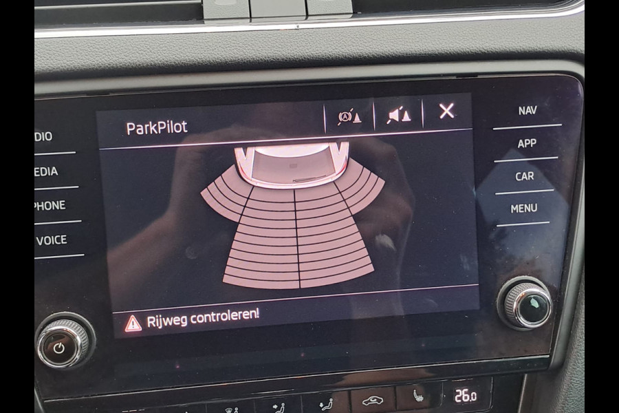 Škoda Octavia Combi 1.0 TSI Greentech Ambition Business | LED | Trekhaak | Navi | PDC | App-connect |