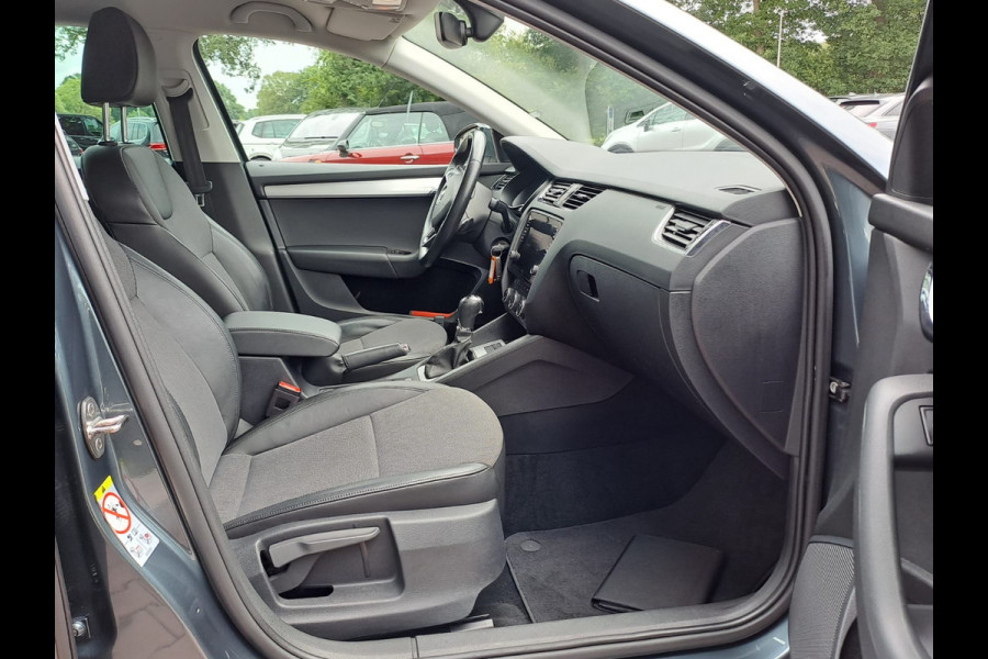 Škoda Octavia Combi 1.0 TSI Greentech Ambition Business | LED | Trekhaak | Navi | PDC | App-connect |