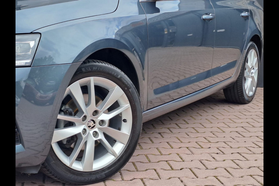 Škoda Octavia Combi 1.0 TSI Greentech Ambition Business | LED | Trekhaak | Navi | PDC | App-connect |