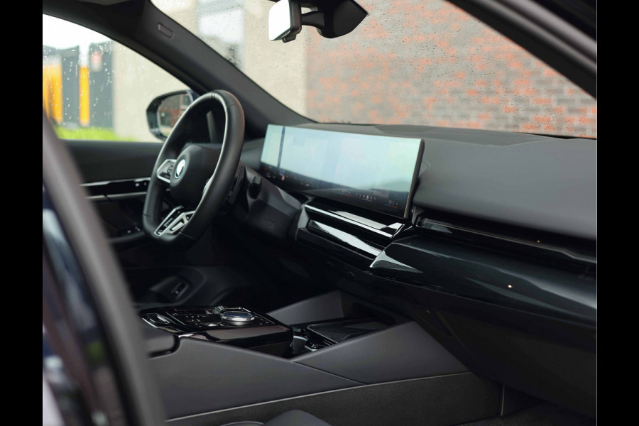 BMW 5 Serie Touring 530e | M Sport Pro - Trekhaak - Pano