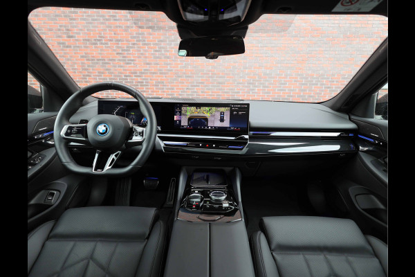BMW 5 Serie Touring 530e | M Sport Pro - Trekhaak - Pano