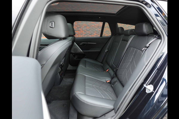 BMW 5 Serie Touring 530e | M Sport Pro - Trekhaak - Pano