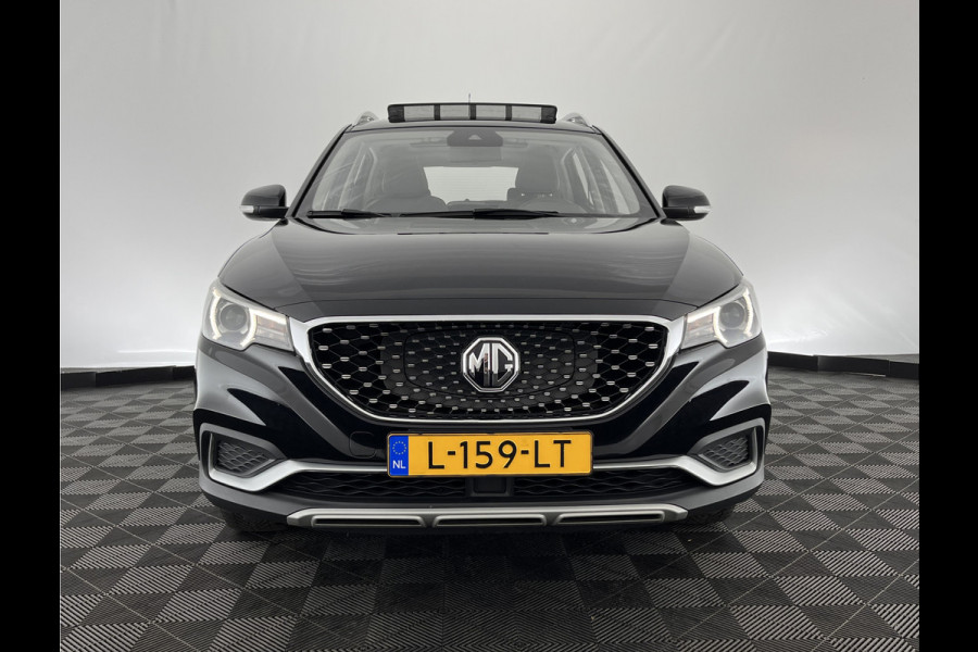 MG ZS EV Luxury 45 kWh (INCL-BTW) *PANO | FULL-LEATHER | CCS-FASTLOADER | KEYLESS | NAVI-FULLMAP | ADAPTIVE-CRUISE | CAMERA | HEATED-SPORTSEATS | CARPLAY | BLINDSPOT | DAB | LANE-ASSIST | 17"ALU*