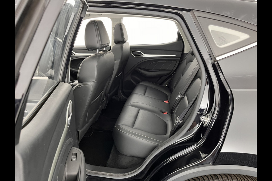 MG ZS EV Luxury 45 kWh (INCL-BTW) *PANO | FULL-LEATHER | CCS-FASTLOADER | KEYLESS | NAVI-FULLMAP | ADAPTIVE-CRUISE | CAMERA | HEATED-SPORTSEATS | CARPLAY | BLINDSPOT | DAB | LANE-ASSIST | 17"ALU*