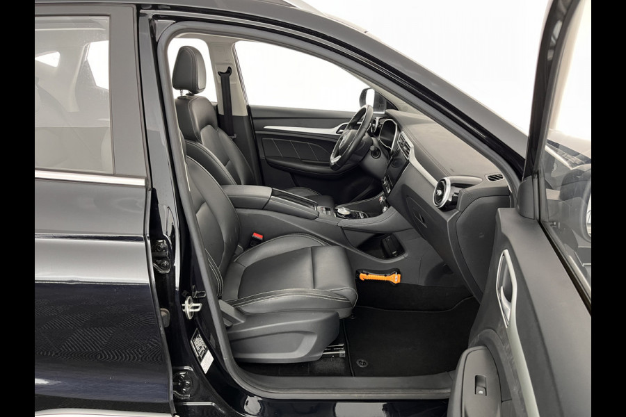 MG ZS EV Luxury 45 kWh (INCL-BTW) *PANO | FULL-LEATHER | CCS-FASTLOADER | KEYLESS | NAVI-FULLMAP | ADAPTIVE-CRUISE | CAMERA | HEATED-SPORTSEATS | CARPLAY | BLINDSPOT | DAB | LANE-ASSIST | 17"ALU*