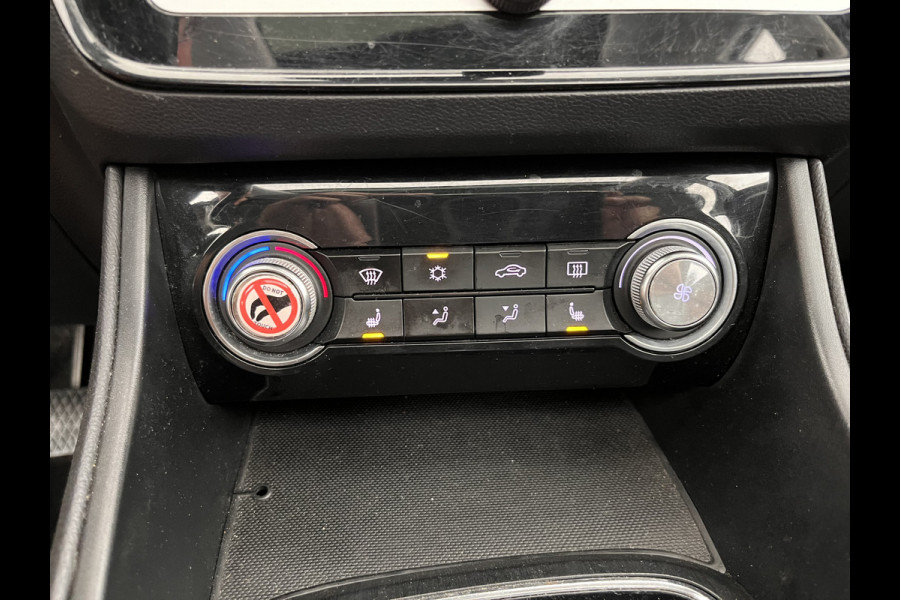 MG ZS EV Luxury 45 kWh (INCL-BTW) *PANO | FULL-LEATHER | CCS-FASTLOADER | KEYLESS | NAVI-FULLMAP | ADAPTIVE-CRUISE | CAMERA | HEATED-SPORTSEATS | CARPLAY | BLINDSPOT | DAB | LANE-ASSIST | 17"ALU*