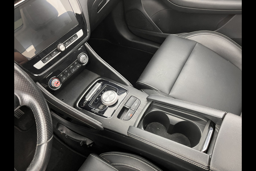 MG ZS EV Luxury 45 kWh (INCL-BTW) *PANO | FULL-LEATHER | CCS-FASTLOADER | KEYLESS | NAVI-FULLMAP | ADAPTIVE-CRUISE | CAMERA | HEATED-SPORTSEATS | CARPLAY | BLINDSPOT | DAB | LANE-ASSIST | 17"ALU*