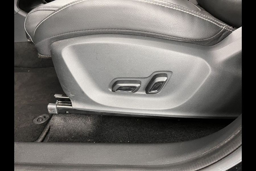 MG ZS EV Luxury 45 kWh (INCL-BTW) *PANO | FULL-LEATHER | CCS-FASTLOADER | KEYLESS | NAVI-FULLMAP | ADAPTIVE-CRUISE | CAMERA | HEATED-SPORTSEATS | CARPLAY | BLINDSPOT | DAB | LANE-ASSIST | 17"ALU*