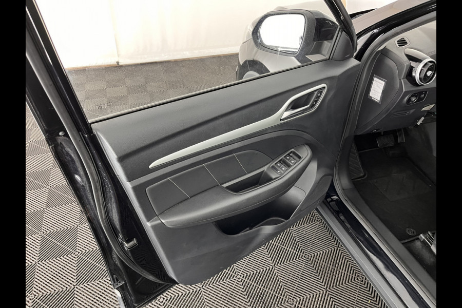 MG ZS EV Luxury 45 kWh (INCL-BTW) *PANO | FULL-LEATHER | CCS-FASTLOADER | KEYLESS | NAVI-FULLMAP | ADAPTIVE-CRUISE | CAMERA | HEATED-SPORTSEATS | CARPLAY | BLINDSPOT | DAB | LANE-ASSIST | 17"ALU*