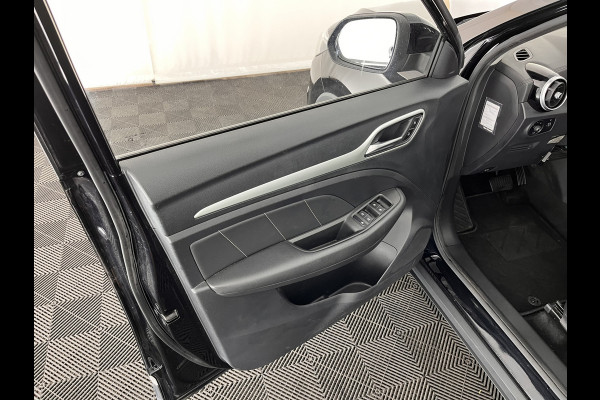 MG ZS EV Luxury 45 kWh (INCL-BTW) *PANO | FULL-LEATHER | CCS-FASTLOADER | KEYLESS | NAVI-FULLMAP | ADAPTIVE-CRUISE | CAMERA | HEATED-SPORTSEATS | CARPLAY | BLINDSPOT | DAB | LANE-ASSIST | 17"ALU*