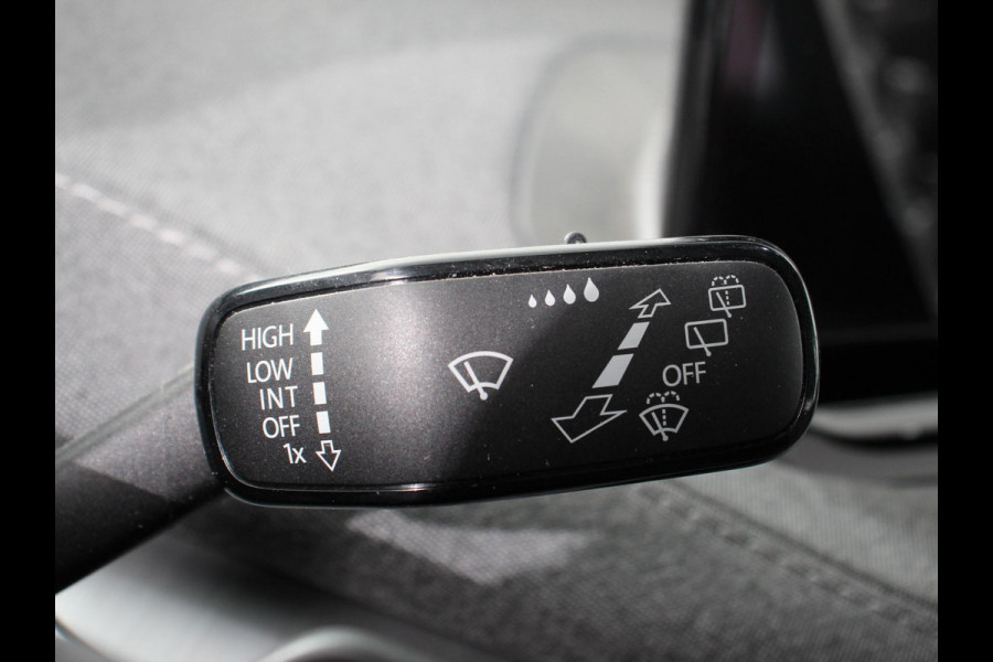 Škoda ENYAQ iV 60 Airco Navi Carplay Adaptive Cruise Control Park Pack + Camera Full LED Stoel/Stuurverwarming